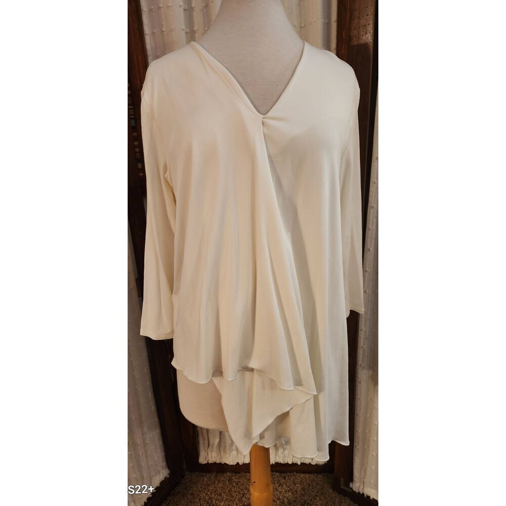T22 Nvelop asymmetrical cream top